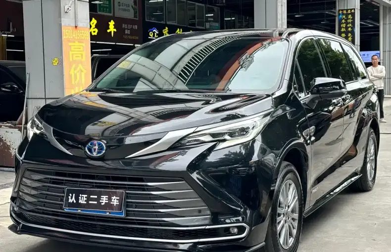 Toyota Sienna 2023 из Китая
