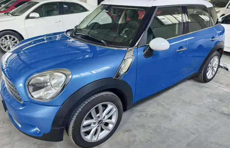 MINI Mini Countryman 2012 из Китая