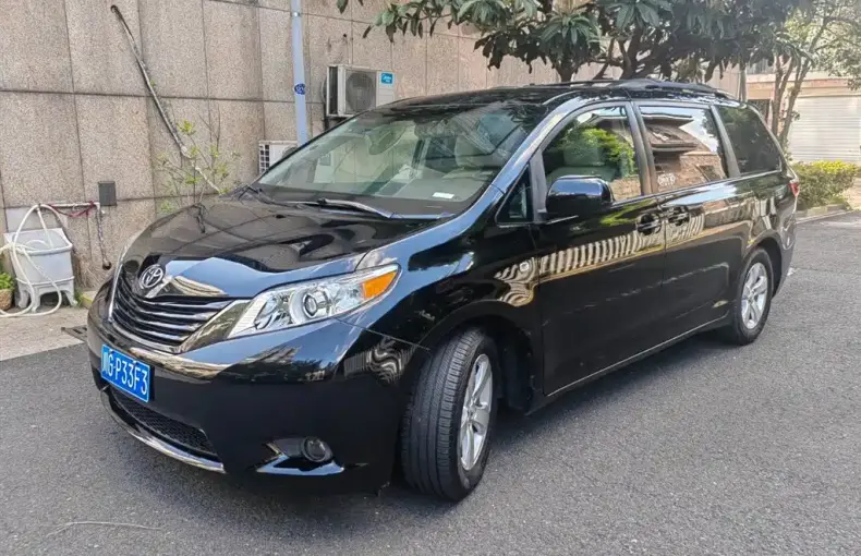 Toyota Sienna 2015 из Китая