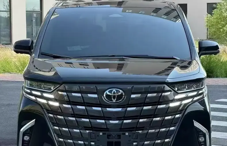 Toyota Alphard из Китая