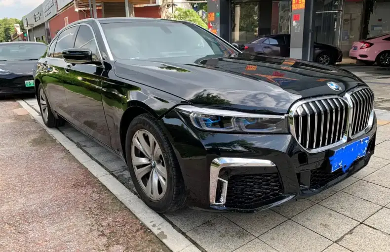 BMW 7 Series 2012 из Китая