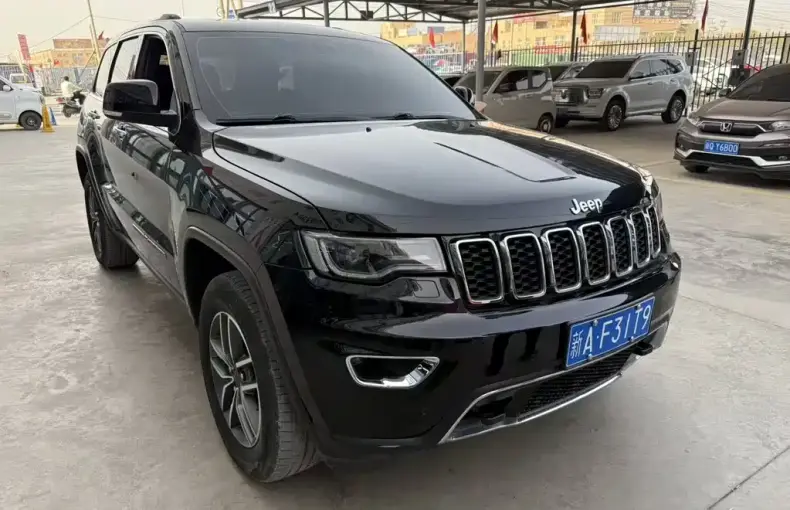 Jeep Grand Cherokee (Import) 2022 из Китая