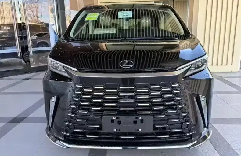 Lexus LM из Китая