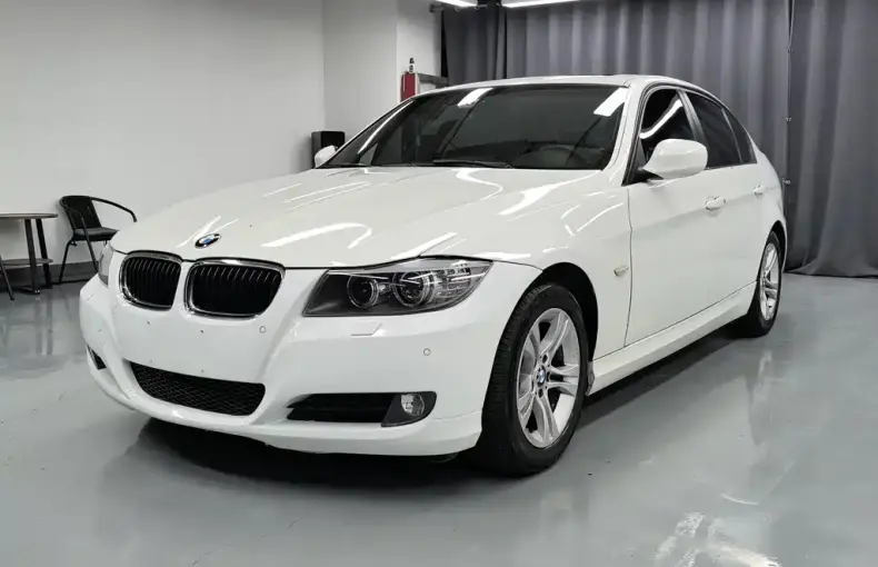 BMW 3 Series (Import) 2010 из Китая