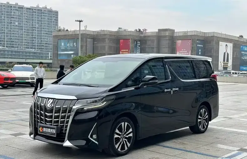 Toyota Alphard 2018 из Китая