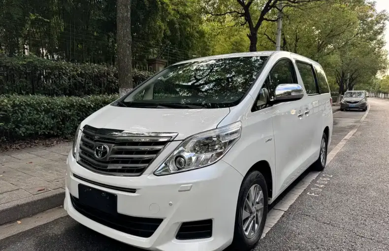 Toyota Alphard 2016 из Китая