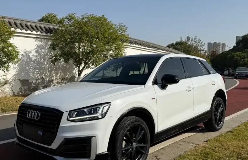 Audi Q2L 2020 из Китая
