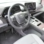 Toyota Sienna 2022 249 л.с. из Китая