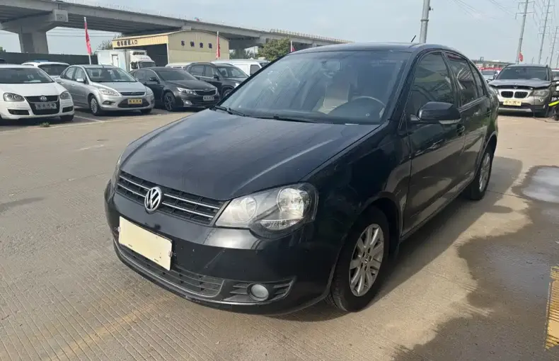 Volkswagen Polo 2012 из Китая