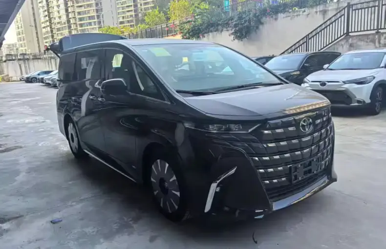 Toyota Alphard из Китая