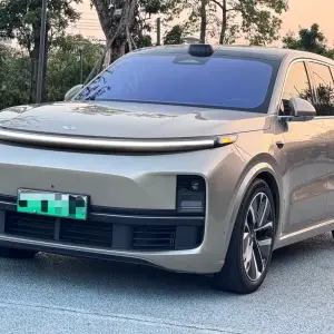 Li Auto Li L9 2023 449 л.с. из Китая