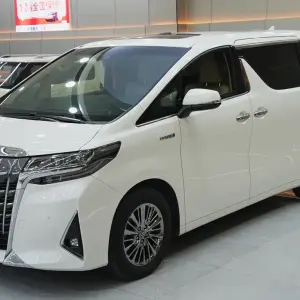 Toyota Alphard 2021 из Китая