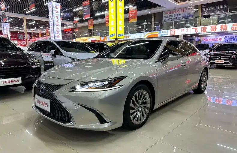 Lexus ES 2020 из Китая
