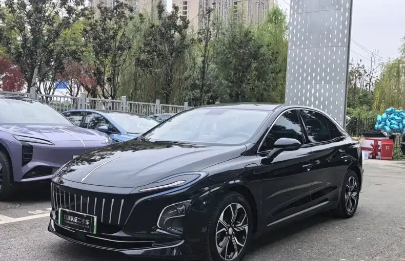 Hongqi Hongqi E-QM5 2023 из Китая