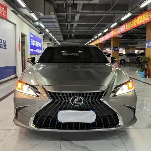 Lexus ES 2023 218 л.с. из Китая