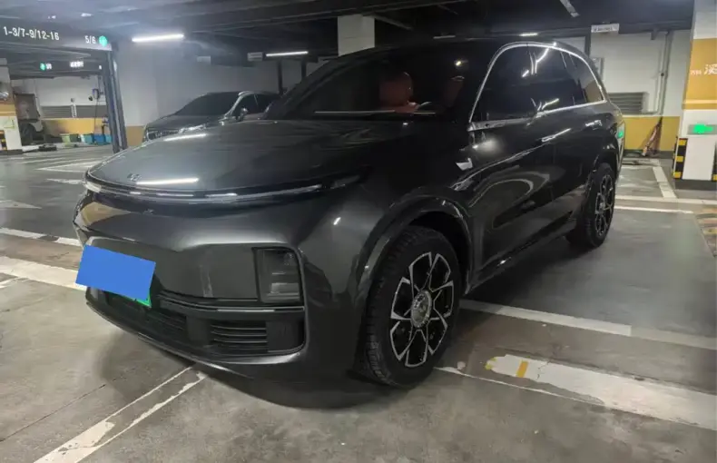 Li Auto Li L8 2023 из Китая