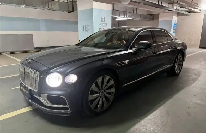 Bentley Flying Spur 2020 из Китая