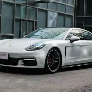 Porsche Panamera 2018 330 л.с. — лот 57619745 из Китая