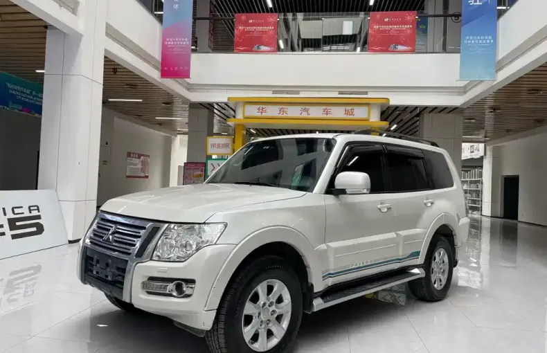 Mitsubishi Pajero (Import) 2019 из Китая
