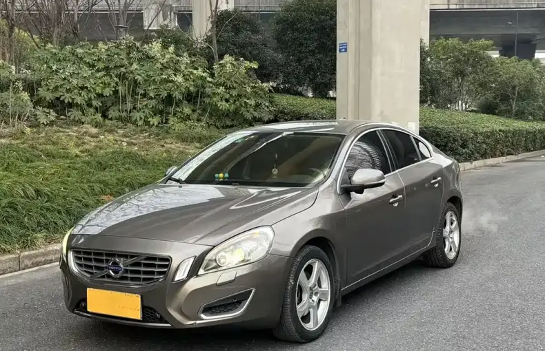 Volvo S60 (Import) 2012 из Китая