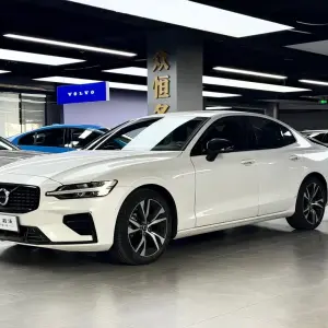Volvo S60 2023 из Китая