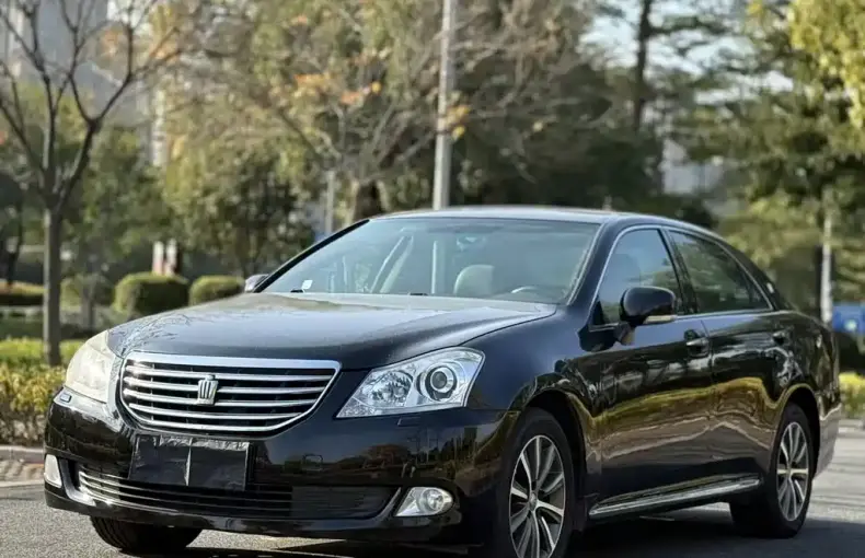 Toyota Crown 2010 из Китая