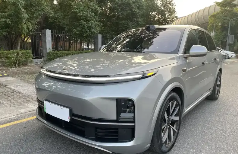 Li Auto Li L8 2023 из Китая
