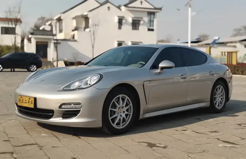 Porsche Panamera 2012 из Китая