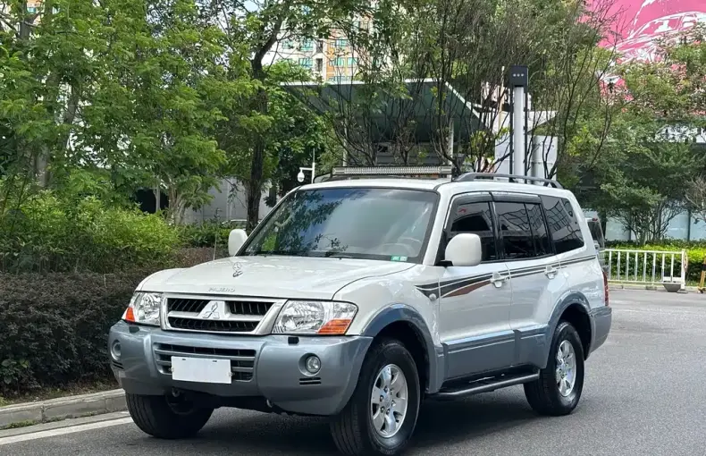 Mitsubishi Pajero 2006 из Китая