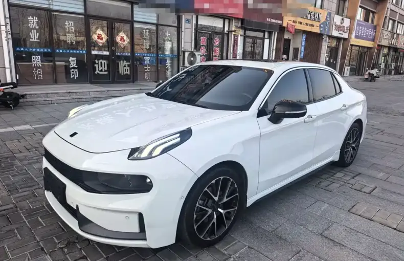 Lynk & Co 03 2020 из Китая