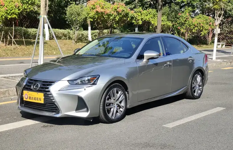 Lexus IS 2017 из Китая