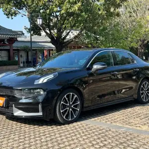 Lynk & Co 03 2019 из Китая
