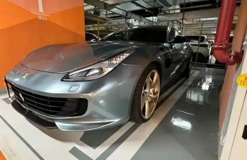 Ferrari GTC4Lusso 2017 из Китая