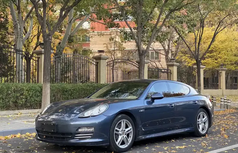 Porsche Panamera 2012 из Китая