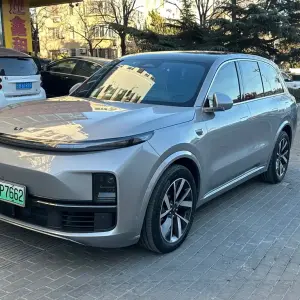 Li Auto Li L8 2023 из Китая