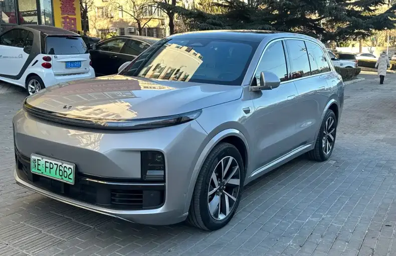 Li Auto Li L8 2023 из Китая