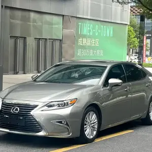Lexus ES 2018 из Китая