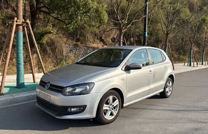 Volkswagen Polo 2011 из Китая