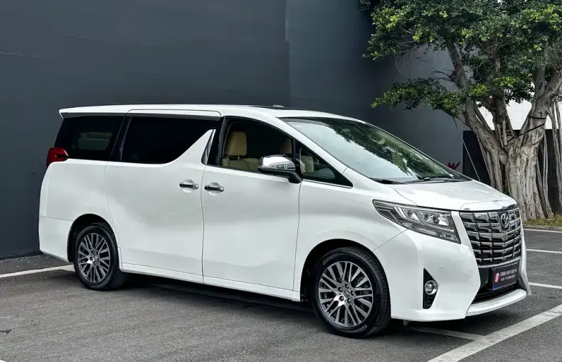 Toyota Alphard 2018 из Китая