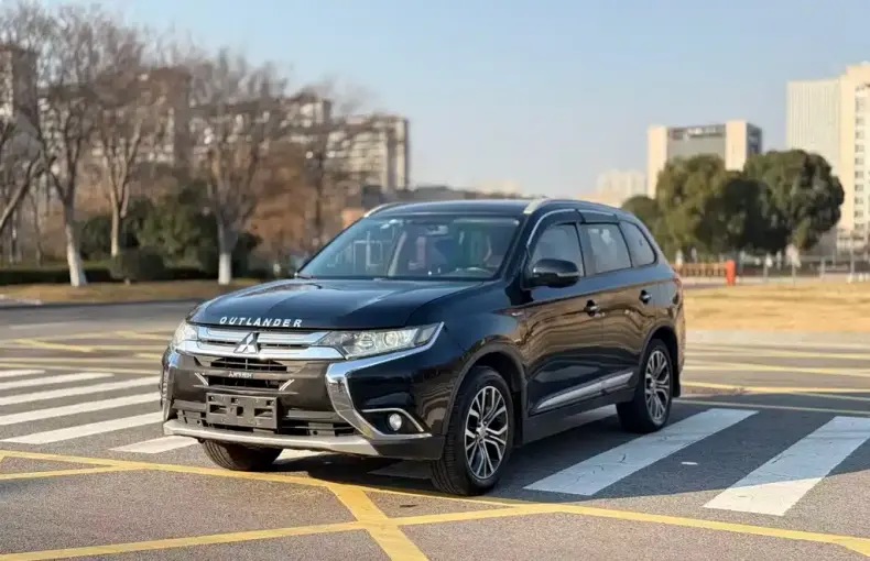 Mitsubishi Outlander 2017 из Китая
