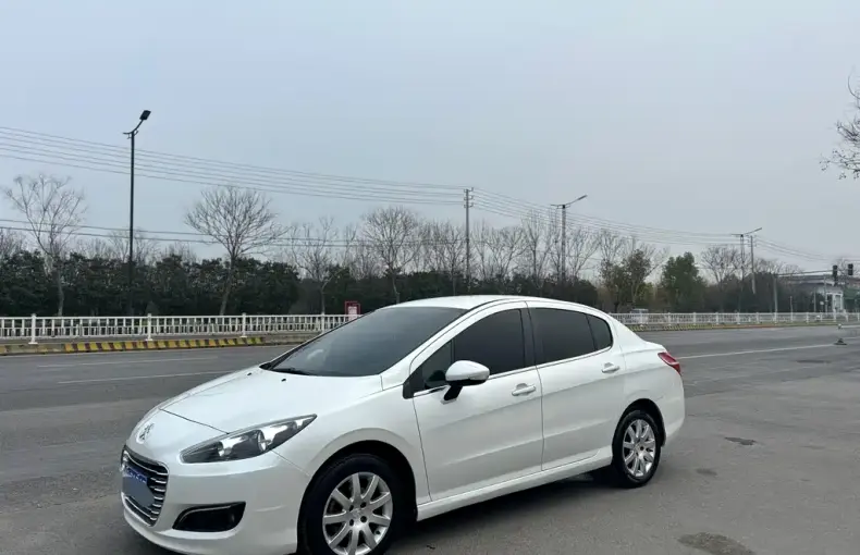 Peugeot 308 2016 из Китая