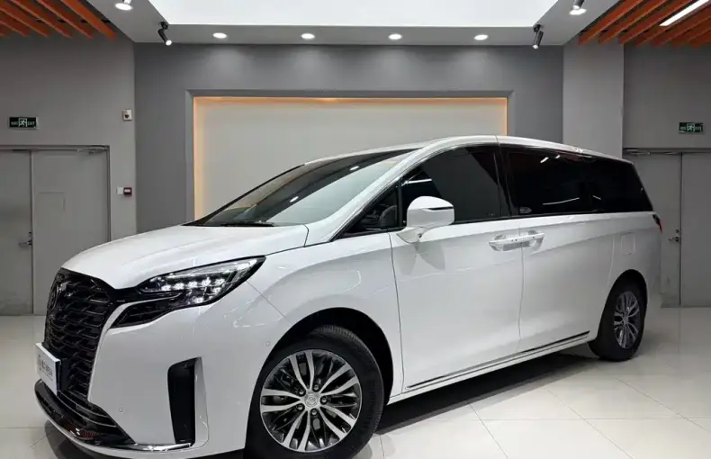Buick GL8 2023 из Китая