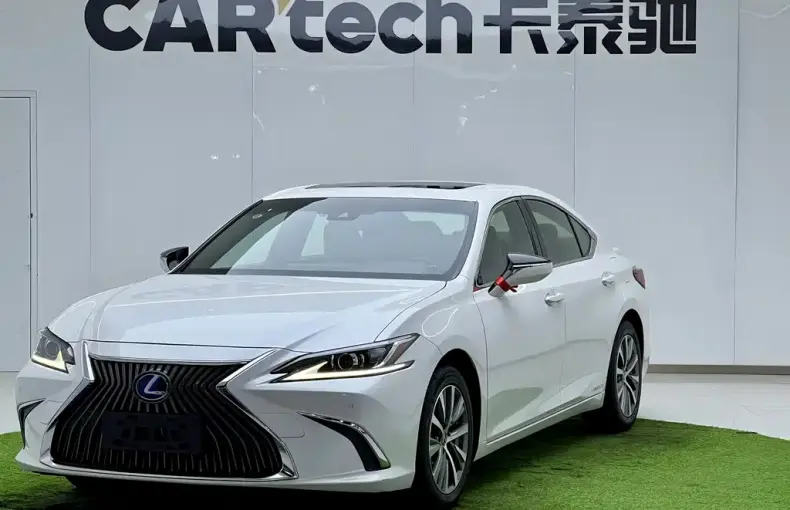 Lexus ES 2018 из Китая