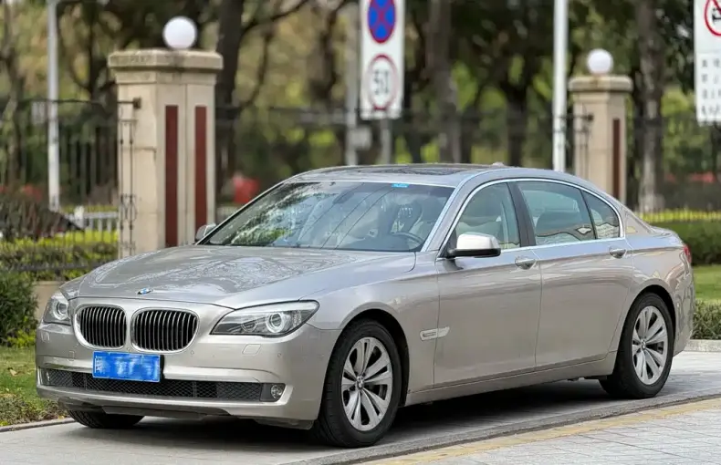 BMW 7 Series 2011 из Китая