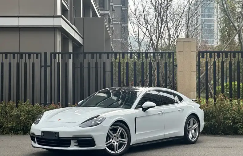 Porsche Panamera 2018 из Китая
