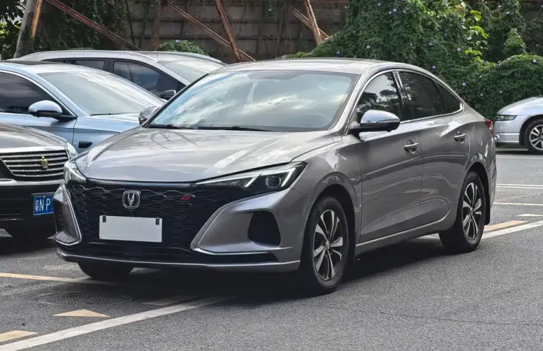Changan Eado 2022 из Китая