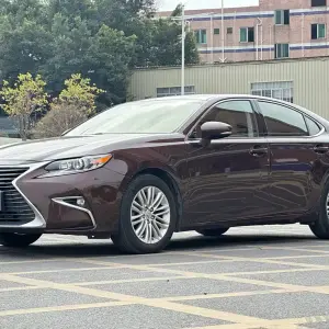 Lexus ES 2017 из Китая