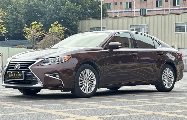Lexus ES 2017 из Китая