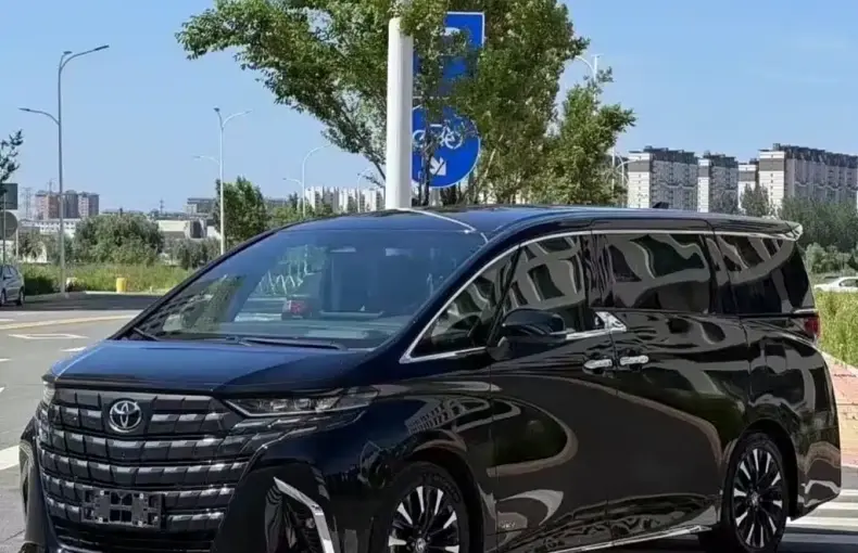 Toyota Alphard из Китая