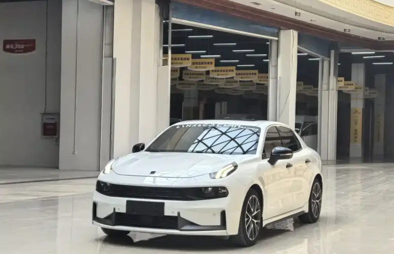 Lynk & Co 03 2022 из Китая